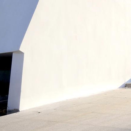 如何使用VI設(shè)計來傳達(dá)社交媒體平臺的創(chuàng)新和互聯(lián)性？